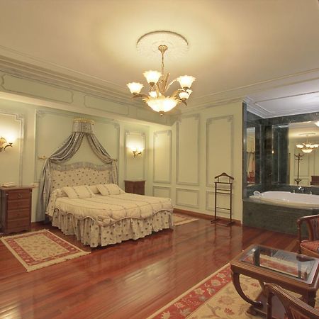 Pazo De Monterrei Hotel Ourense Bagian luar foto