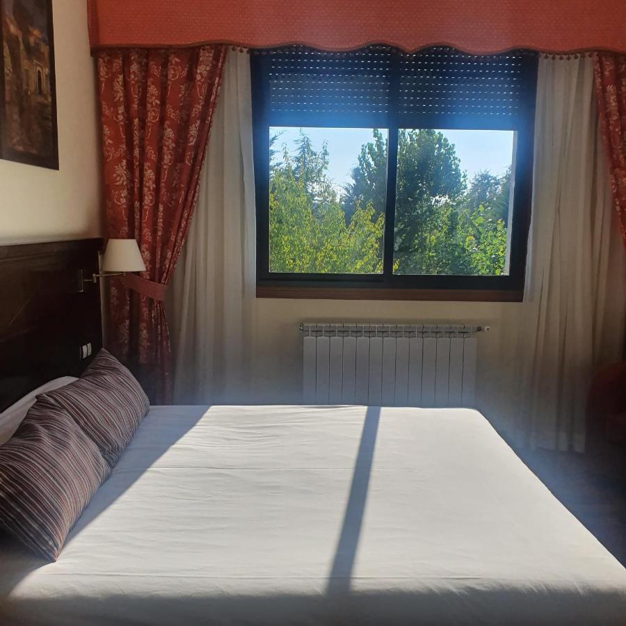 Pazo De Monterrei Hotel Ourense Bagian luar foto