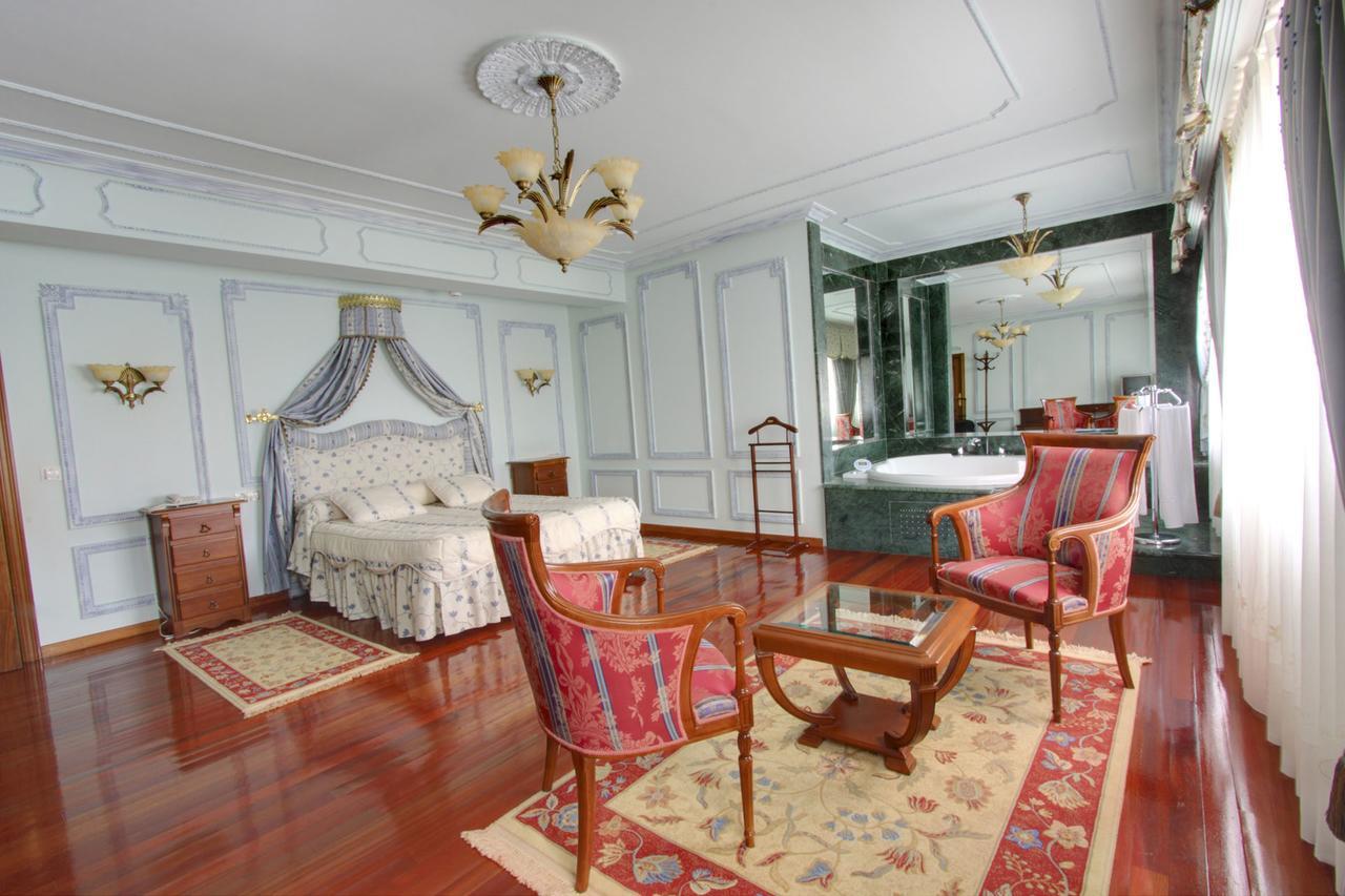 Pazo De Monterrei Hotel Ourense Bagian luar foto