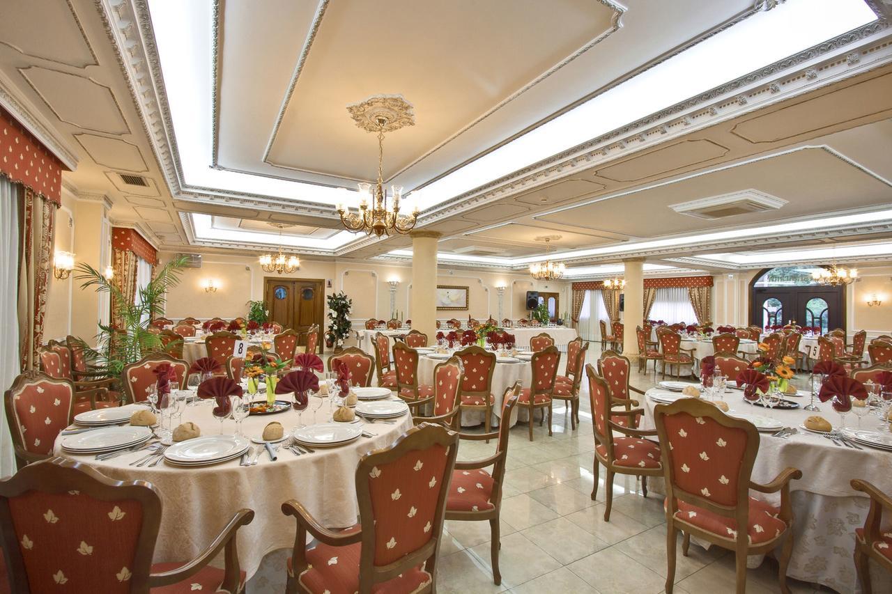 Pazo De Monterrei Hotel Ourense Bagian luar foto