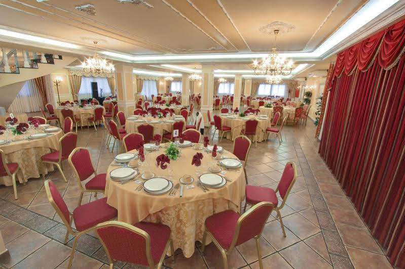 Pazo De Monterrei Hotel Ourense Bagian luar foto